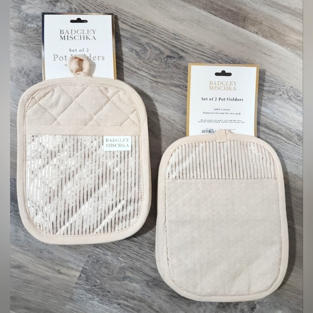 Badgley Mischka Two Sets of Two Pot Holders with Silicone - New With Tags